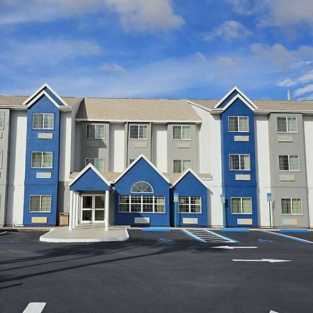 Microtel Inn & Suites By Wyndham Bushnell ภายนอก รูปภาพ