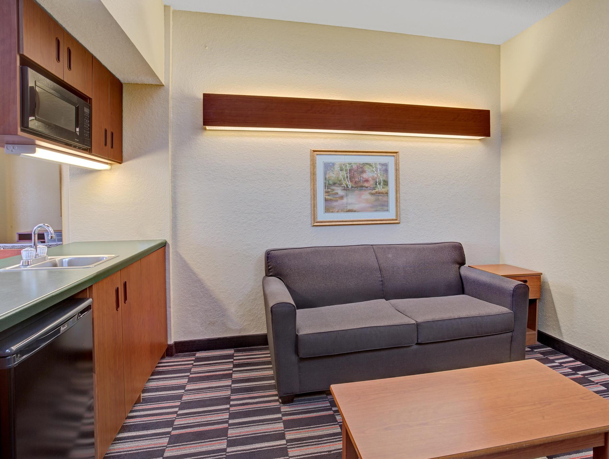 Microtel Inn & Suites By Wyndham Bushnell ภายนอก รูปภาพ