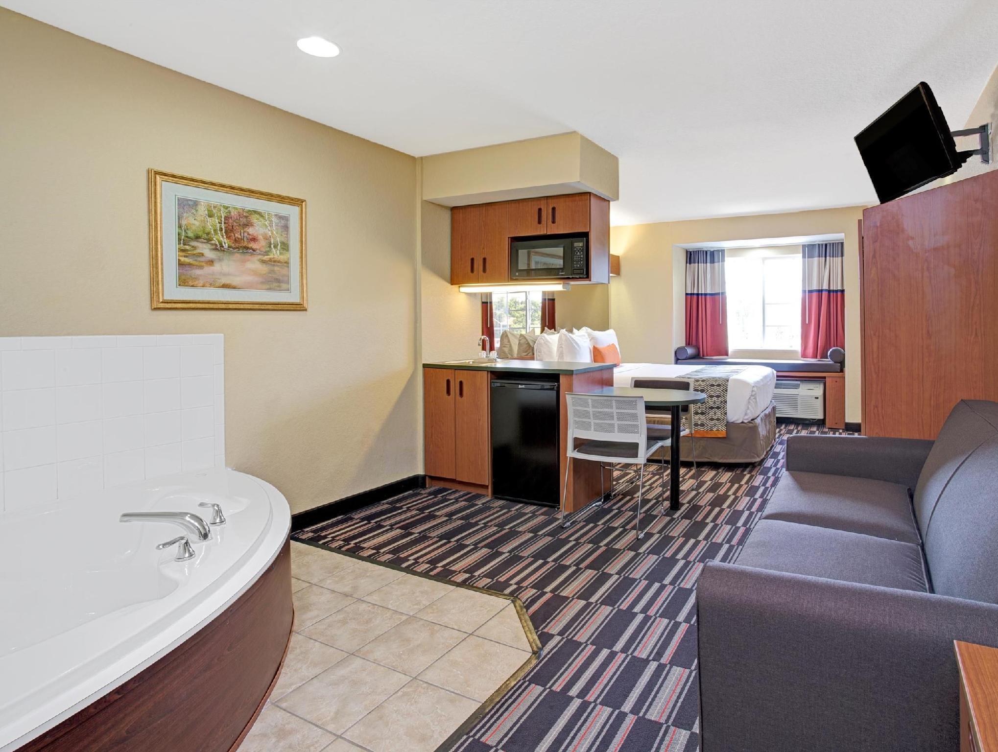 Microtel Inn & Suites By Wyndham Bushnell ภายนอก รูปภาพ