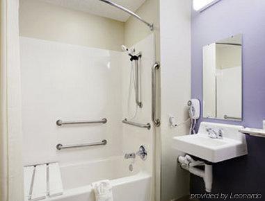 Microtel Inn & Suites By Wyndham Bushnell ห้อง รูปภาพ