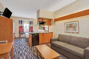 Microtel Inn & Suites By Wyndham Bushnell ห้อง รูปภาพ