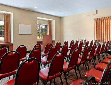 Microtel Inn & Suites By Wyndham Bushnell ภายนอก รูปภาพ