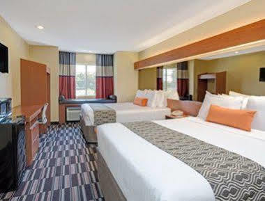 Microtel Inn & Suites By Wyndham Bushnell ภายนอก รูปภาพ